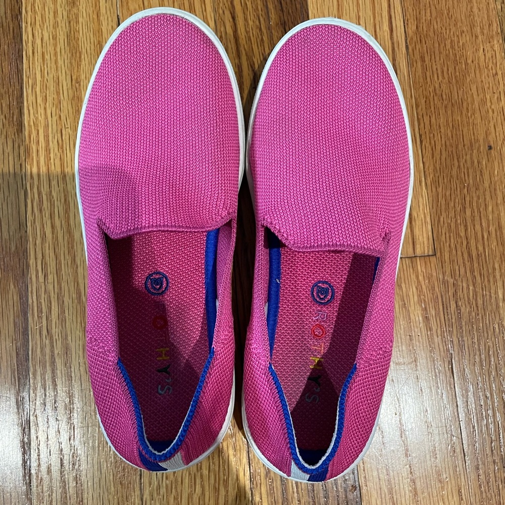 Good play condition Rothy’s kids bubblegum sneakers